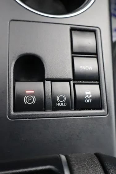 Used 2025 Toyota Highlander LE FWD image 36
