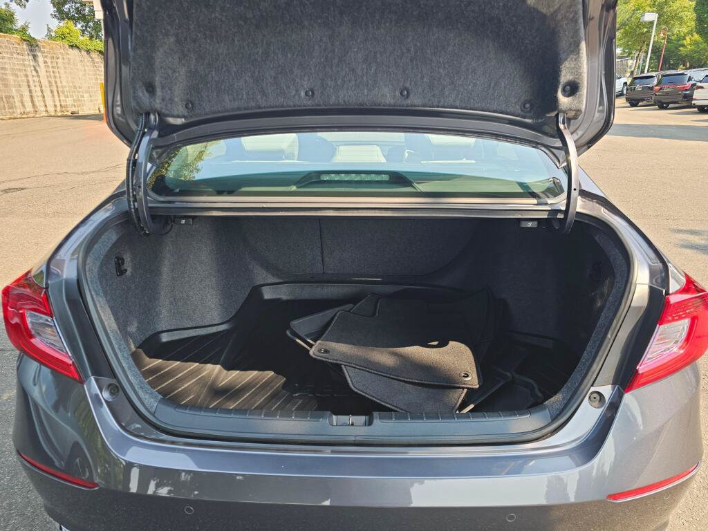 Certified 2018 Honda Accord Touring image 18