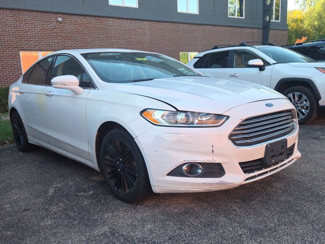 Used 2014 Ford Fusion SE w/ Equipment Group 202A FWD image 2