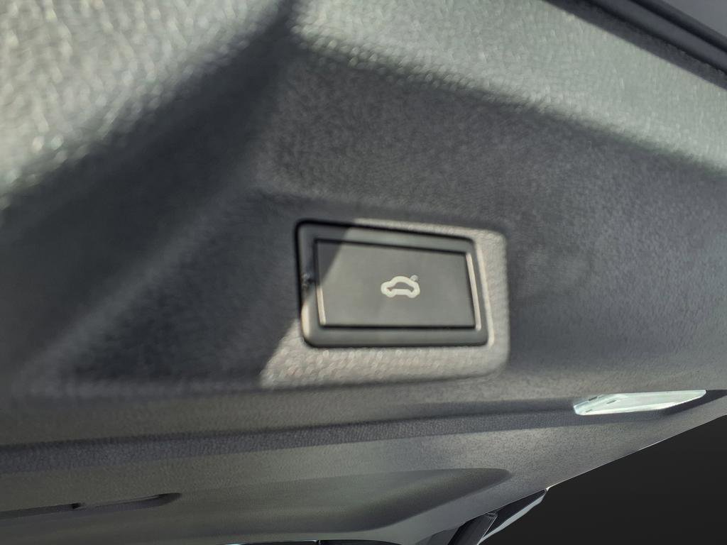 New 2025 Volkswagen ID. Buzz 1st Edition image 28