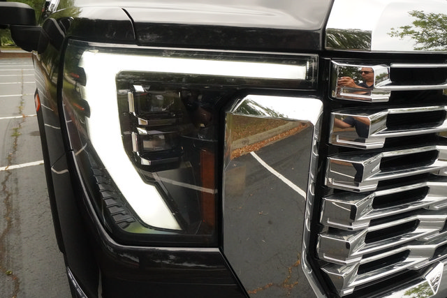 Used 2024 GMC Sierra 2500 Denali w/ Denali Reserve Package AWD/4WD image 41