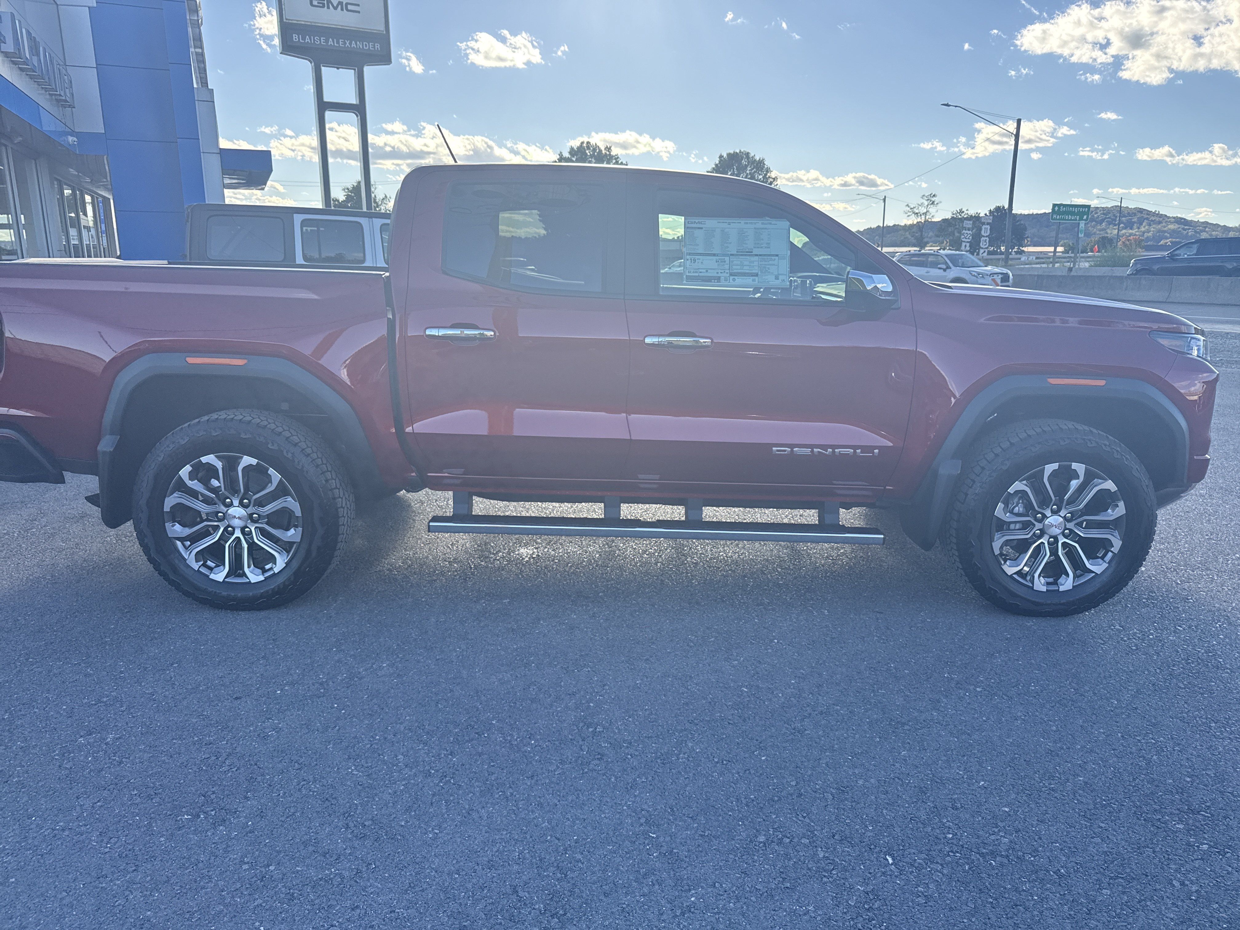 New 2026 GMC Canyon Denali AWD/4WD image 2
