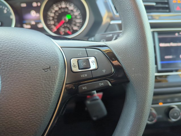 Used 2020 Volkswagen Tiguan S image 12