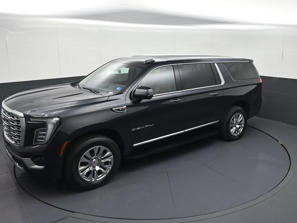 Used 2025 GMC Yukon XL Denali AWD/4WD image 22