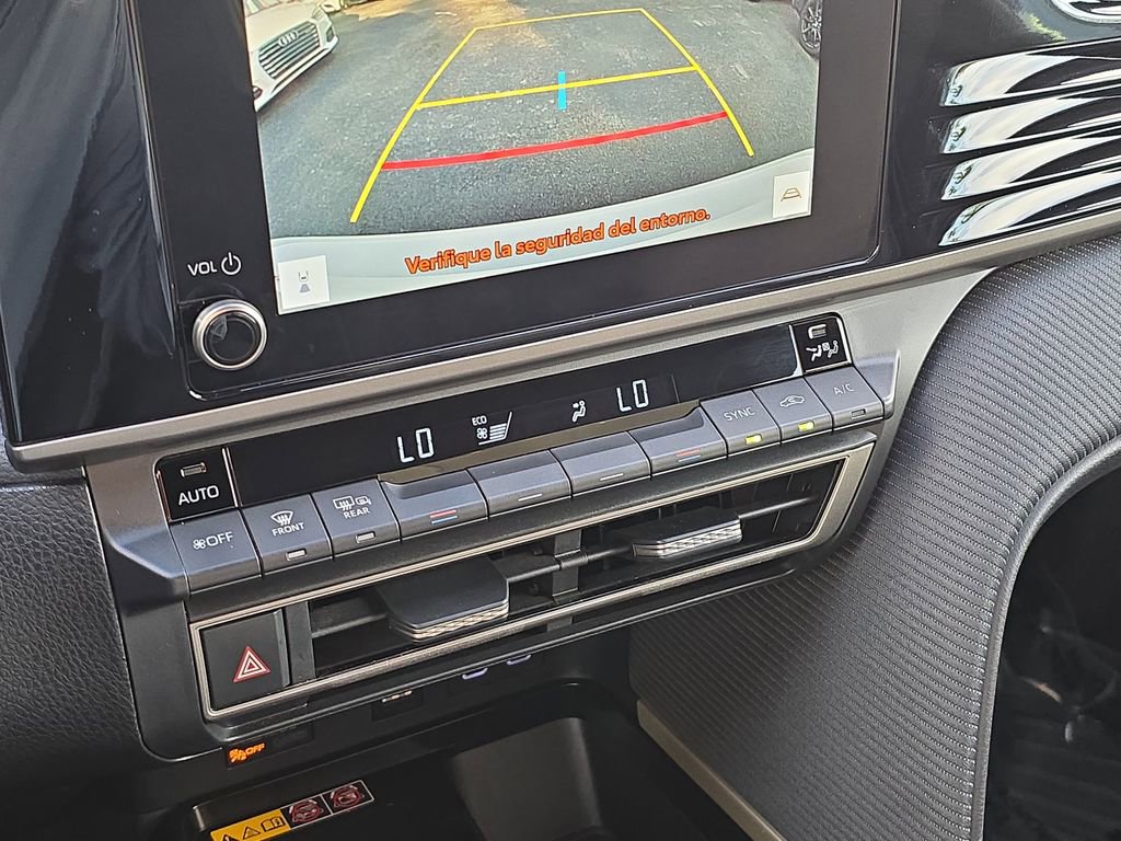 Used 2025 Toyota Camry SE image 24