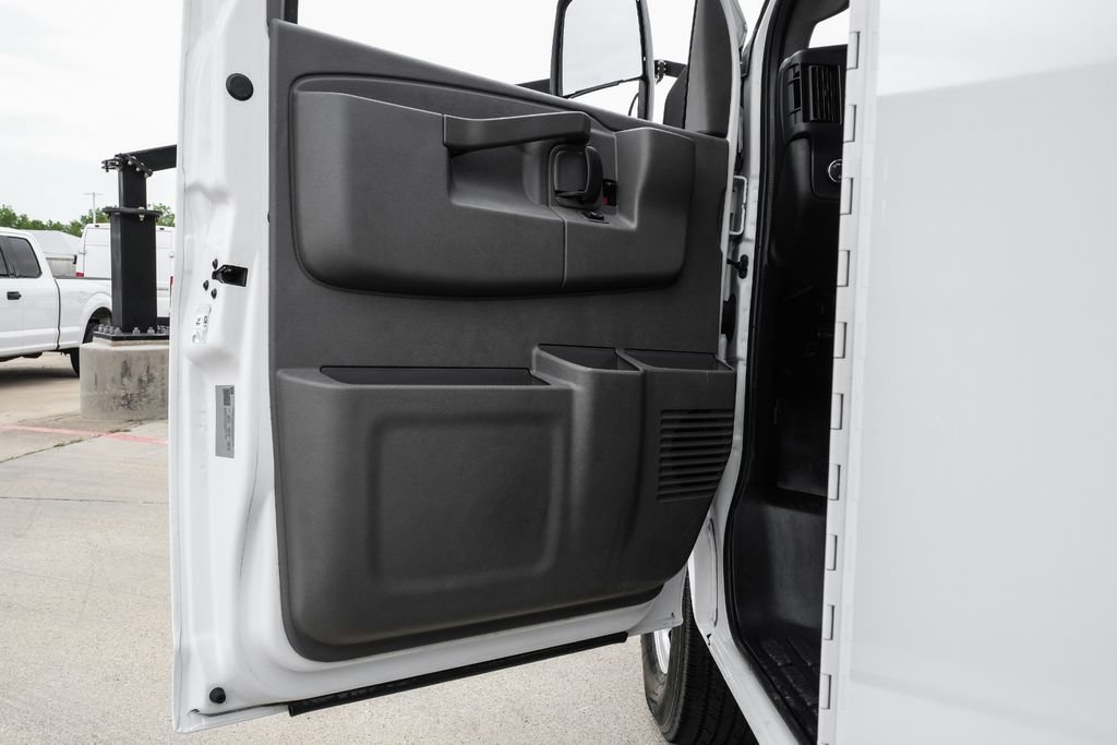 Used 2021 Chevrolet Express 3500 w/ Power Convenience Package RWD image 45