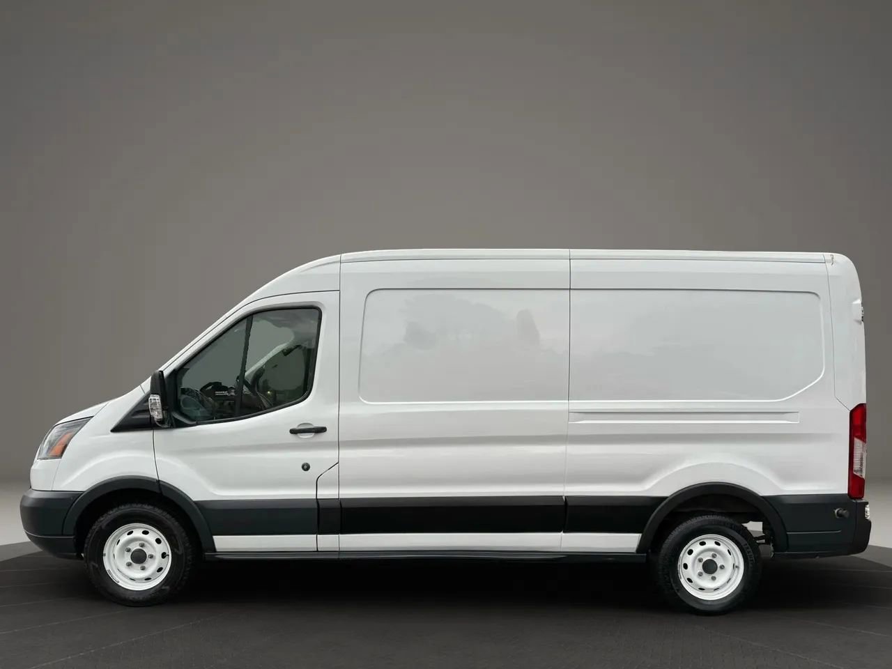 Used 2018 Ford Transit 150 148 Medium Roof image 8