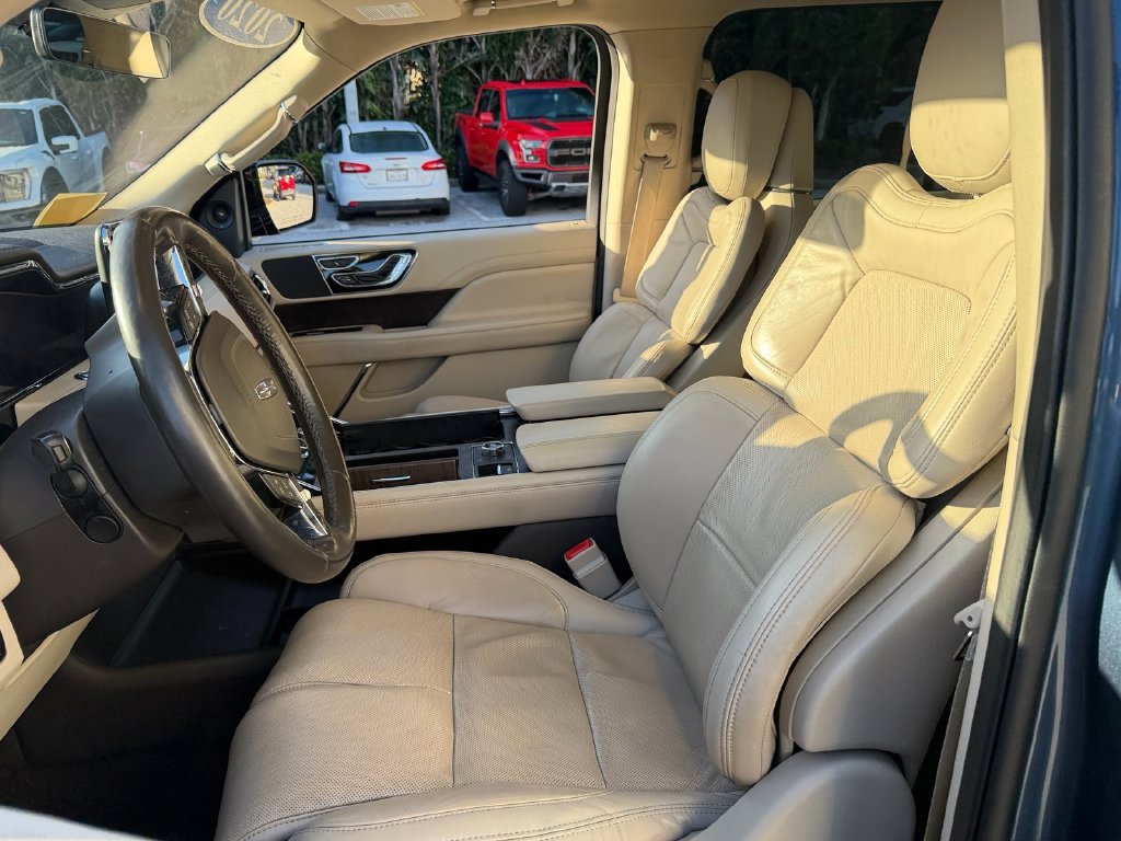 Used 2020 Lincoln Navigator Reserve w/ Equipment Group 201A Reserve AWD/4WD image 11