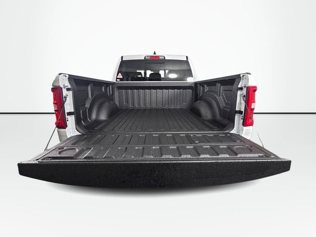 New 2026 RAM 1500 Laramie AWD/4WD image 19