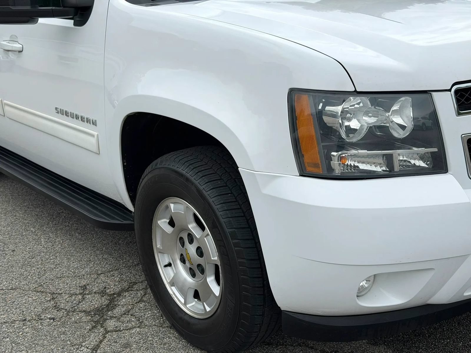 Used 2012 Chevrolet Suburban LT w/ Luxury Package AWD/4WD image 12