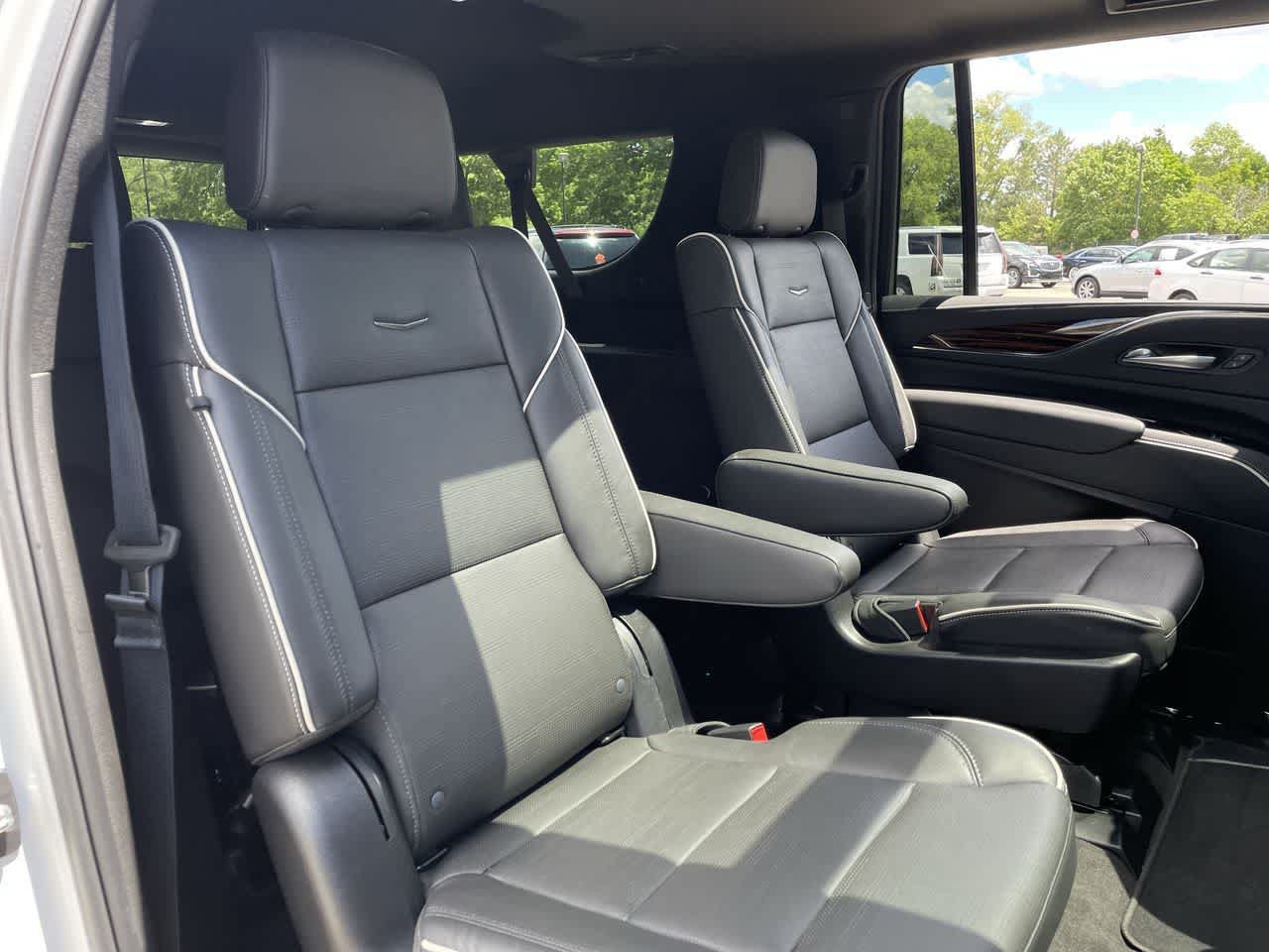 Used 2023 Cadillac Escalade ESV Premium Luxury w/ LPO, Floor Liner Package AWD/4WD image 15