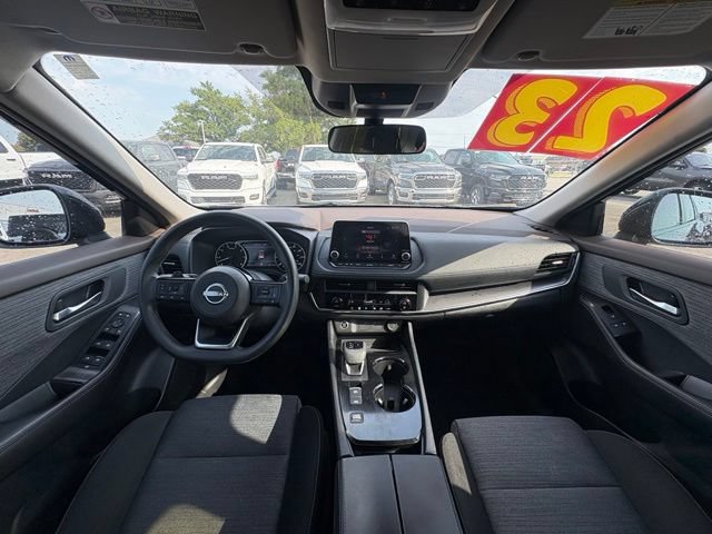Used 2023 Nissan Rogue SV FWD image 15