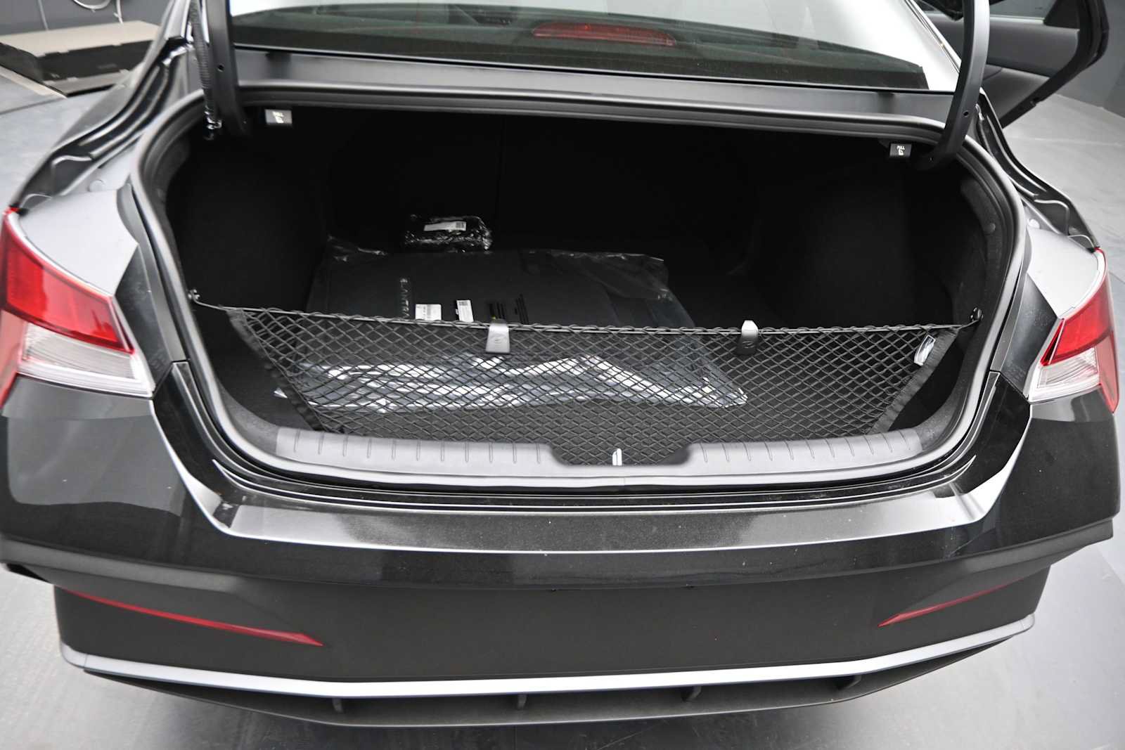 New 2026 Hyundai Elantra SEL Sport FWD image 15