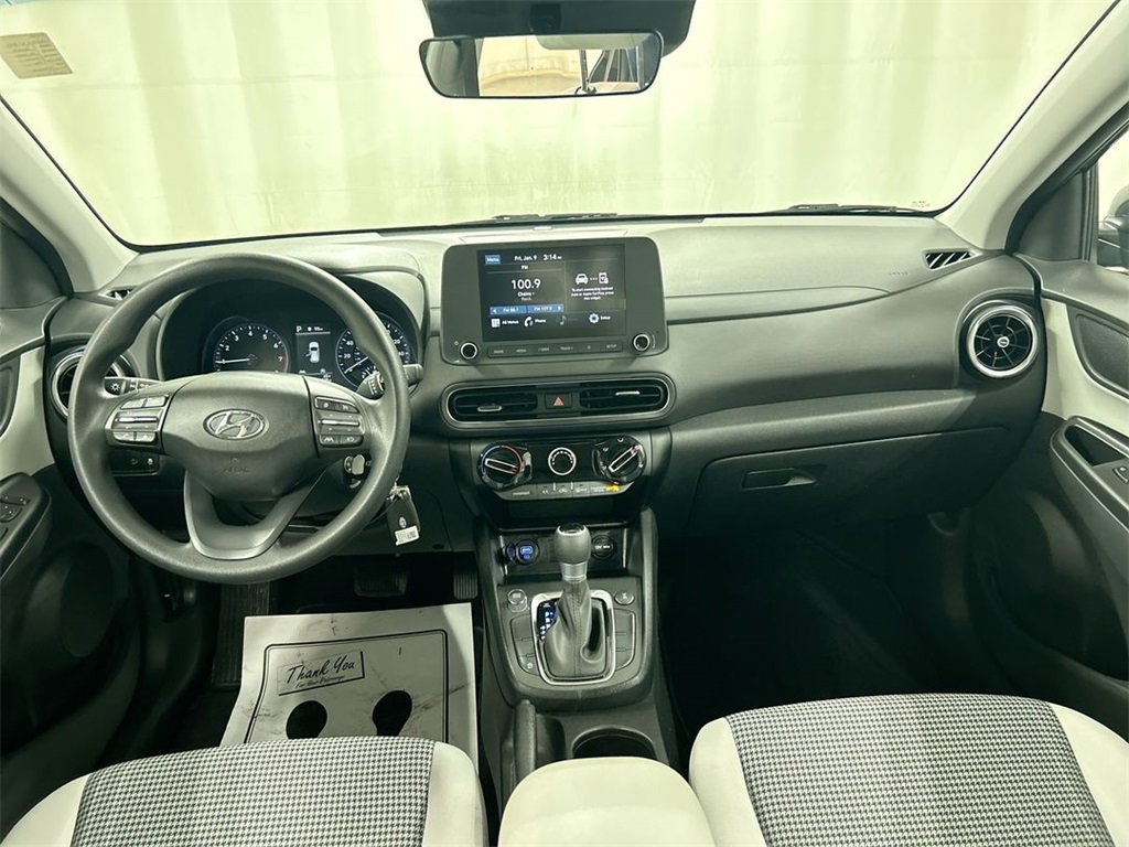 Used 2023 Hyundai Kona SE w/ Cargo Package image 18
