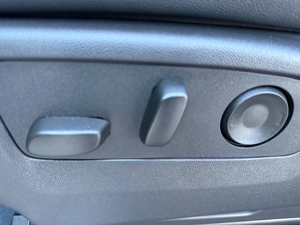 Used 2025 Chevrolet Silverado 2500 ZR2 w/ Technology Package image 16