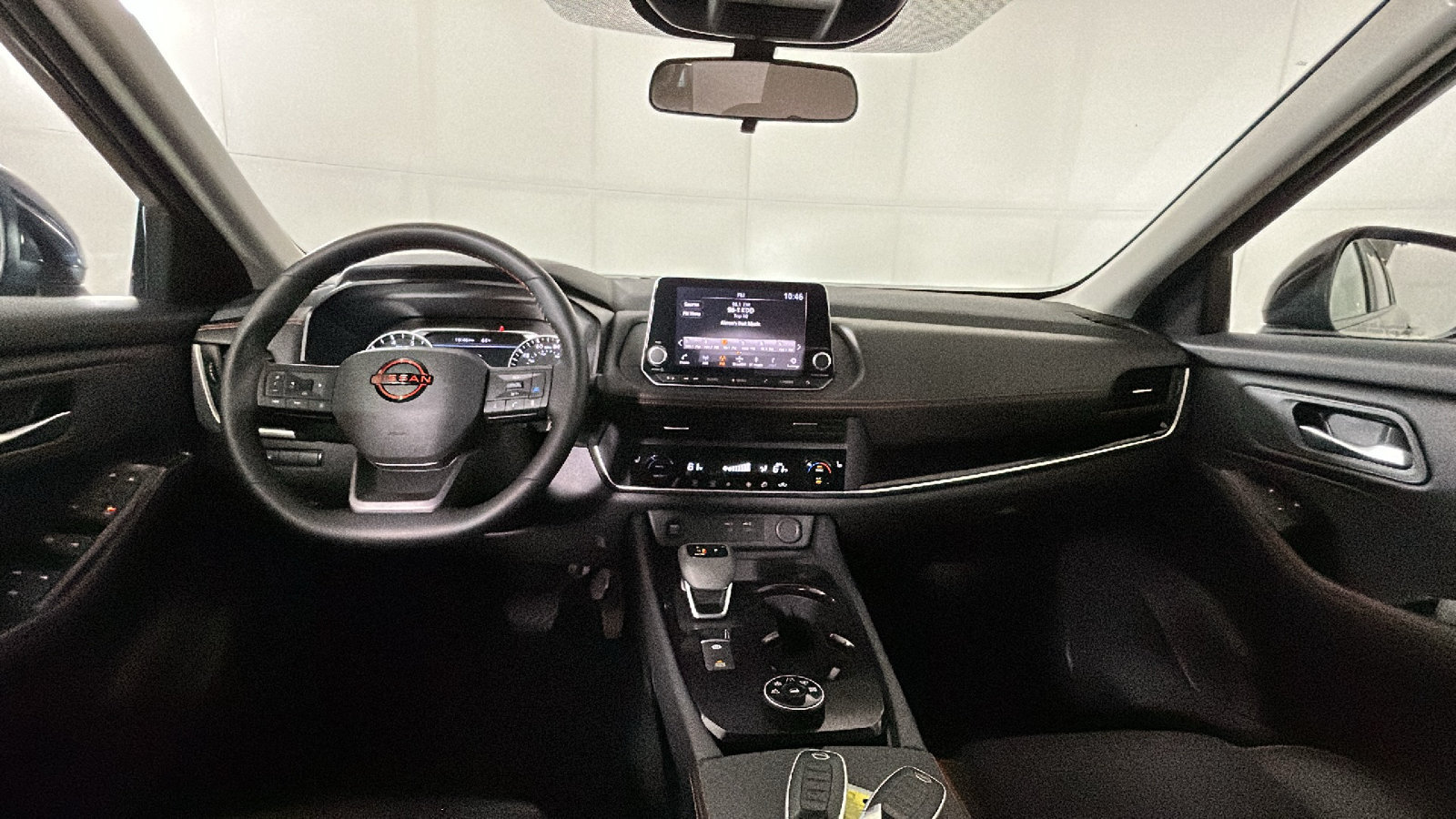 Used 2025 Nissan Rogue SV AWD/4WD image 32