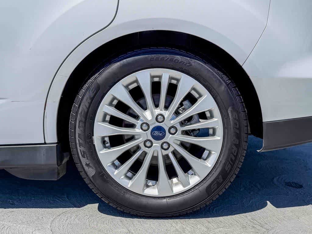 Used 2017 Ford C-MAX SE w/ Cargo Management Package FWD image 10