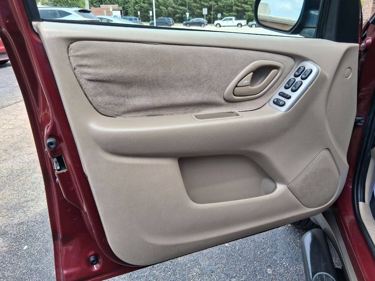 Used 2003 MAZDA Tribute LX FWD image 22