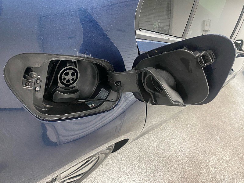 Used 2016 Volkswagen e-Golf SE w/ DC Fast Charging Package FWD image 27