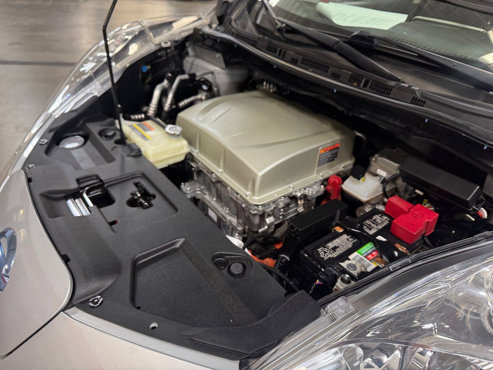 Used 2017 Nissan Leaf SV FWD image 22