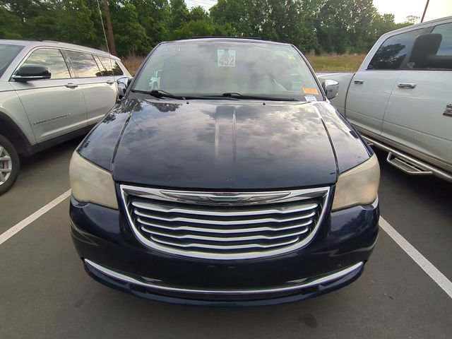Used 2015 Chrysler Town & Country Touring-L w/ Driver Convenience Group FWD image 4