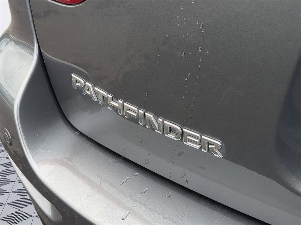 Used 2020 Nissan Pathfinder S image 25