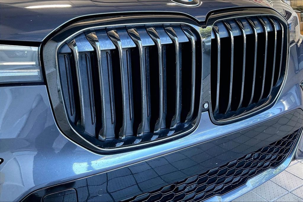 Used 2021 BMW X7 M50i w/ Cold Weather Package AWD/4WD image 29
