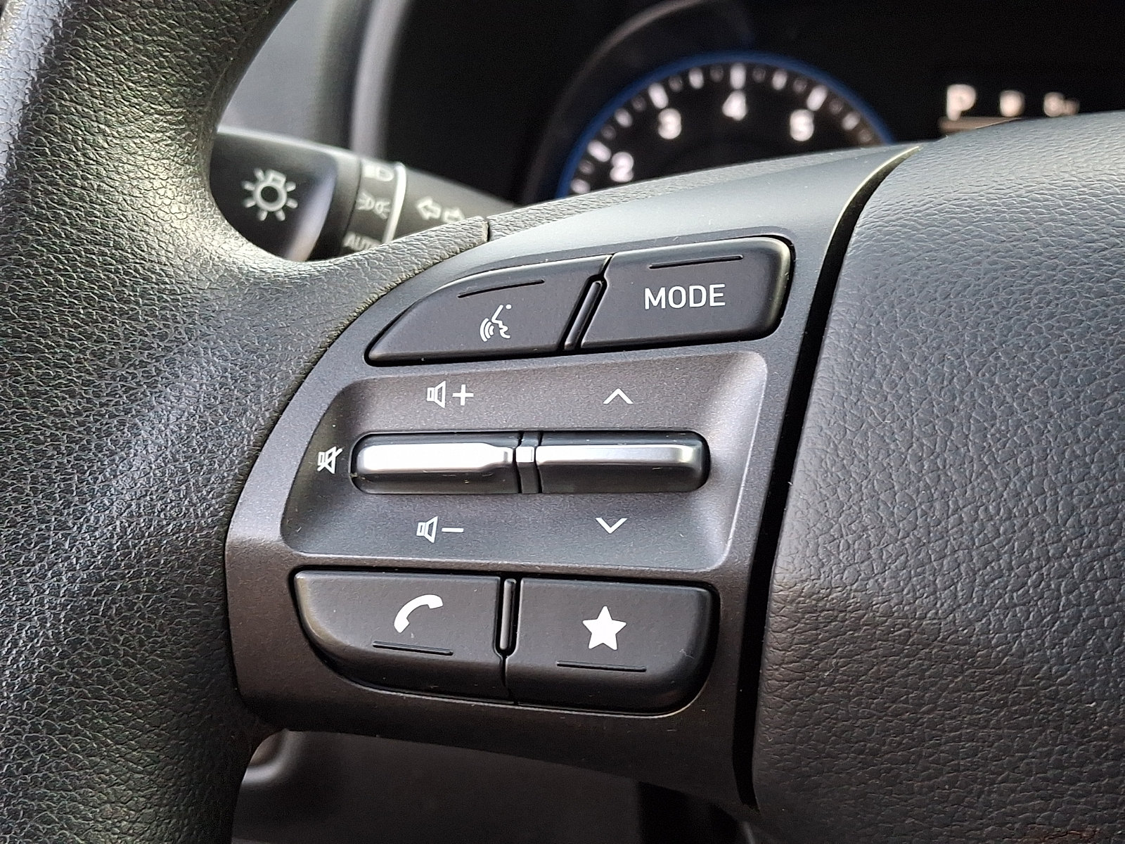 Certified 2023 Hyundai Kona SEL AWD/4WD image 23