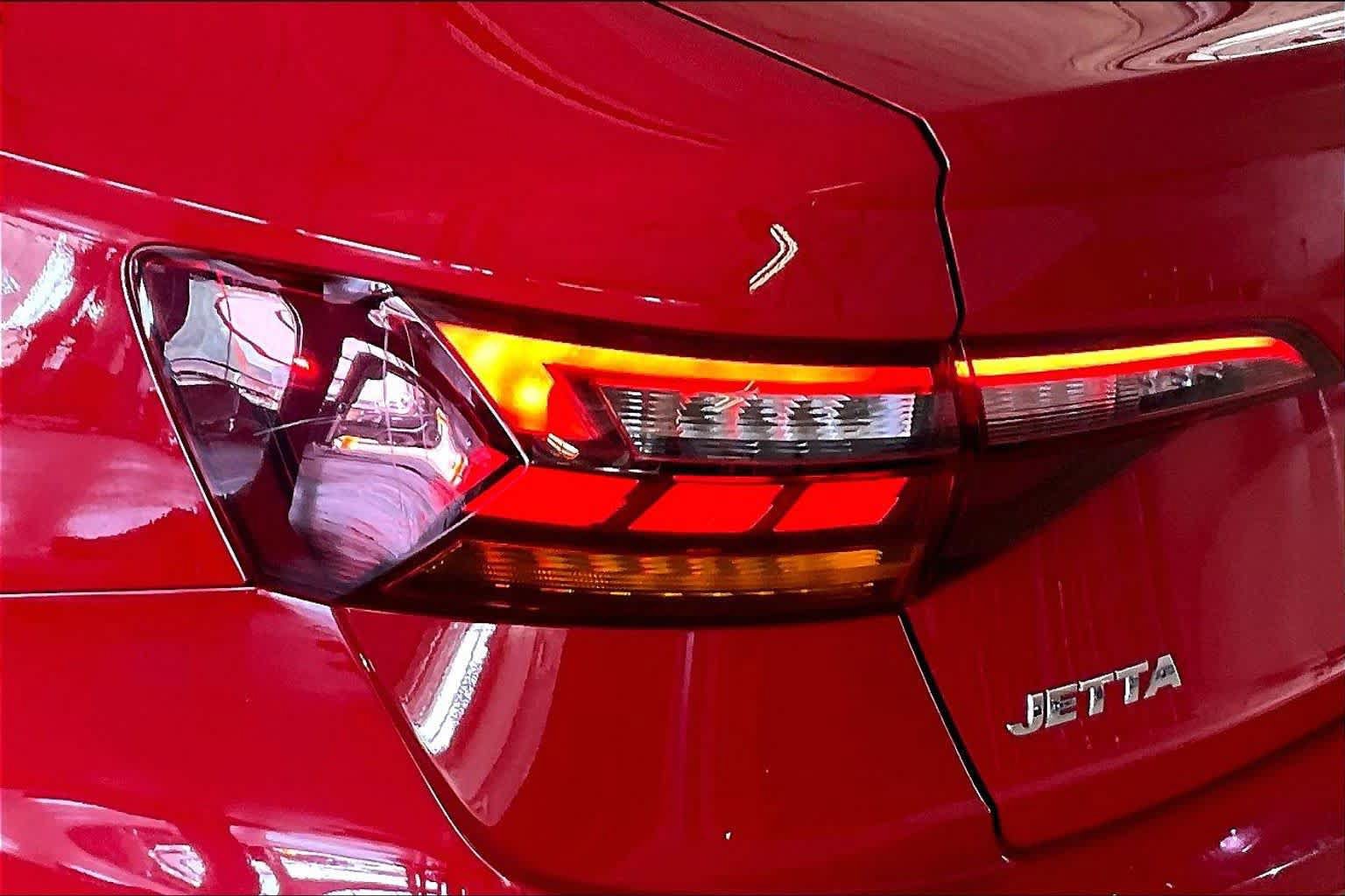 Used 2019 Volkswagen Jetta R-Line FWD image 25