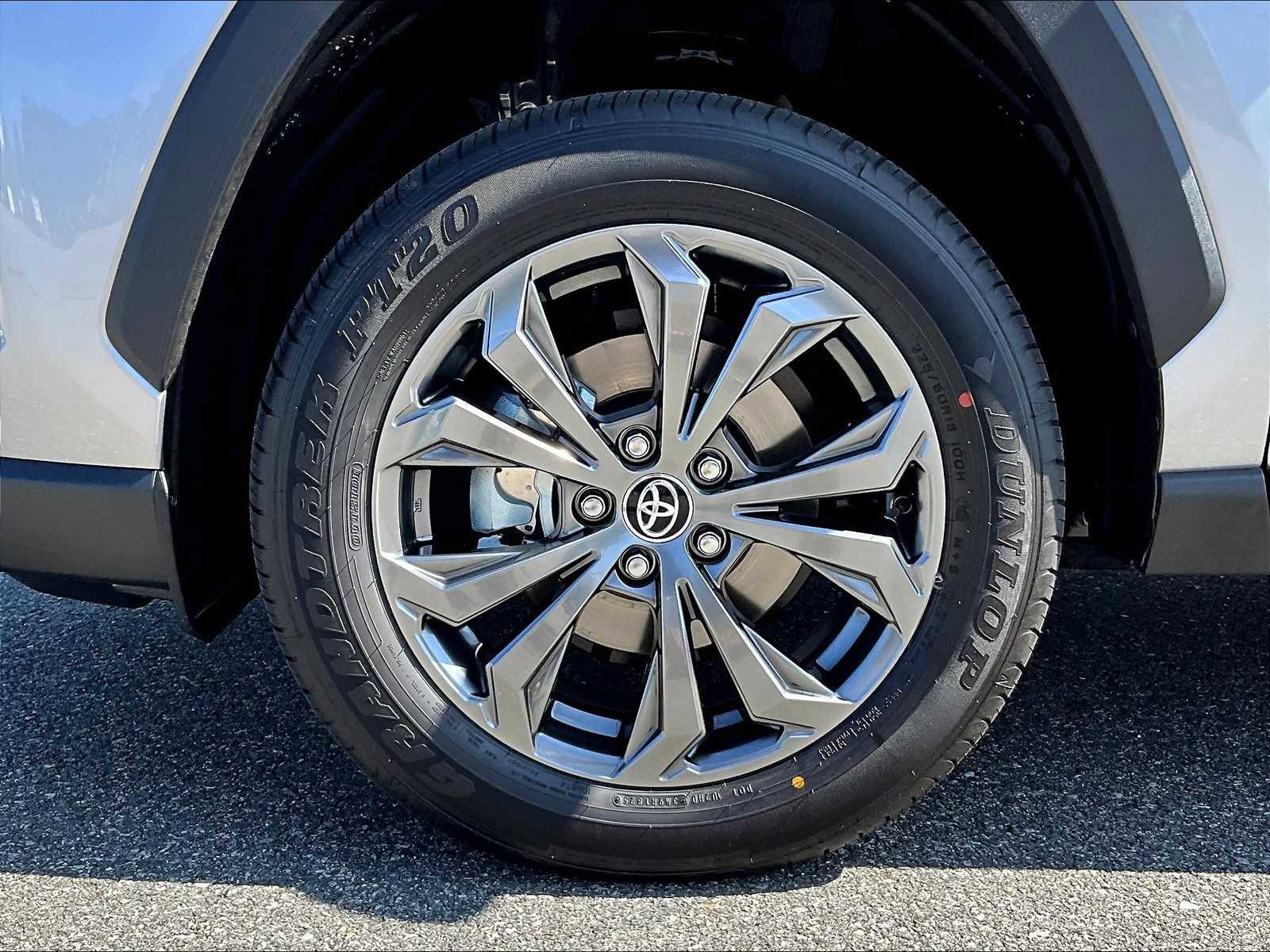 Used 2025 Toyota RAV4 XLE Premium image 7