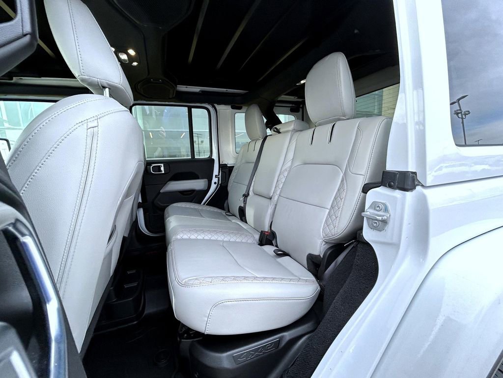 Used 2022 Jeep Wrangler Unlimited Sahara image 20