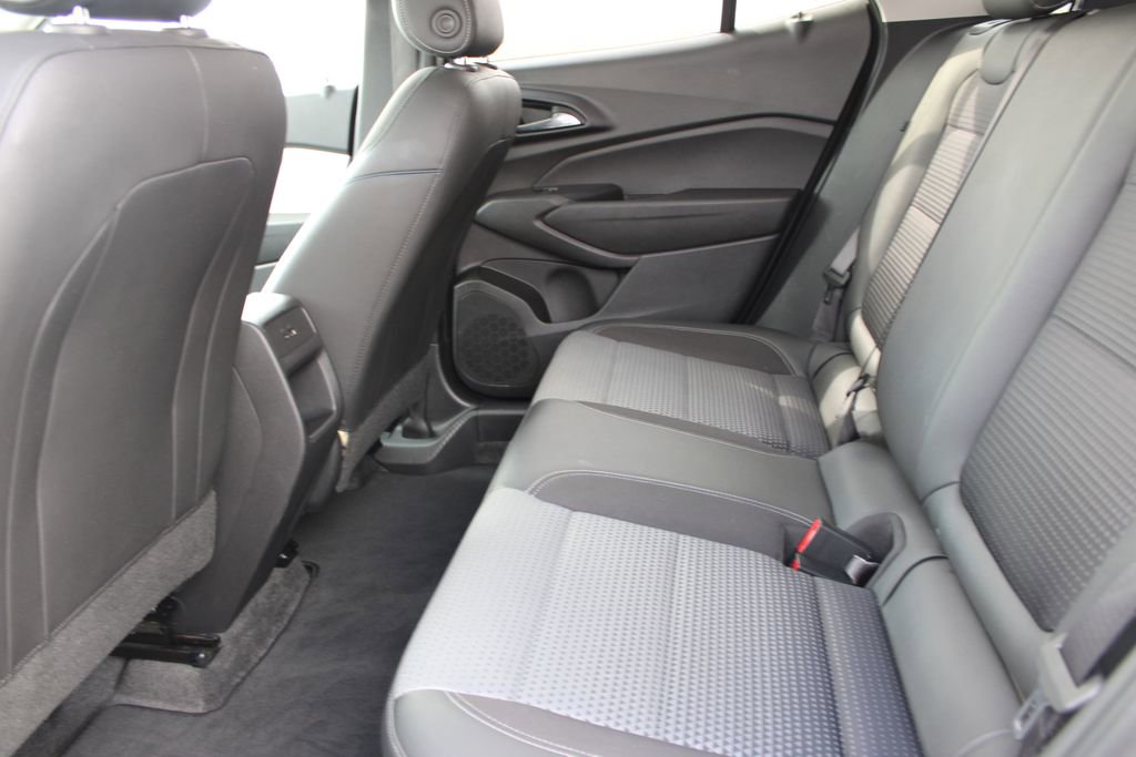 Used 2025 Chevrolet Trax LT image 21