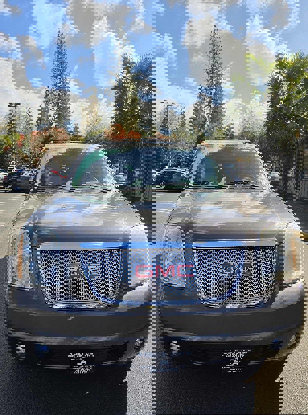 Used 2010 GMC Yukon SLT w/ SLT-2 Equipment Package image 15