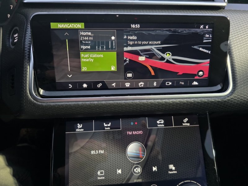 Used 2020 Land Rover Range Rover Velar R-Dynamic S image 22