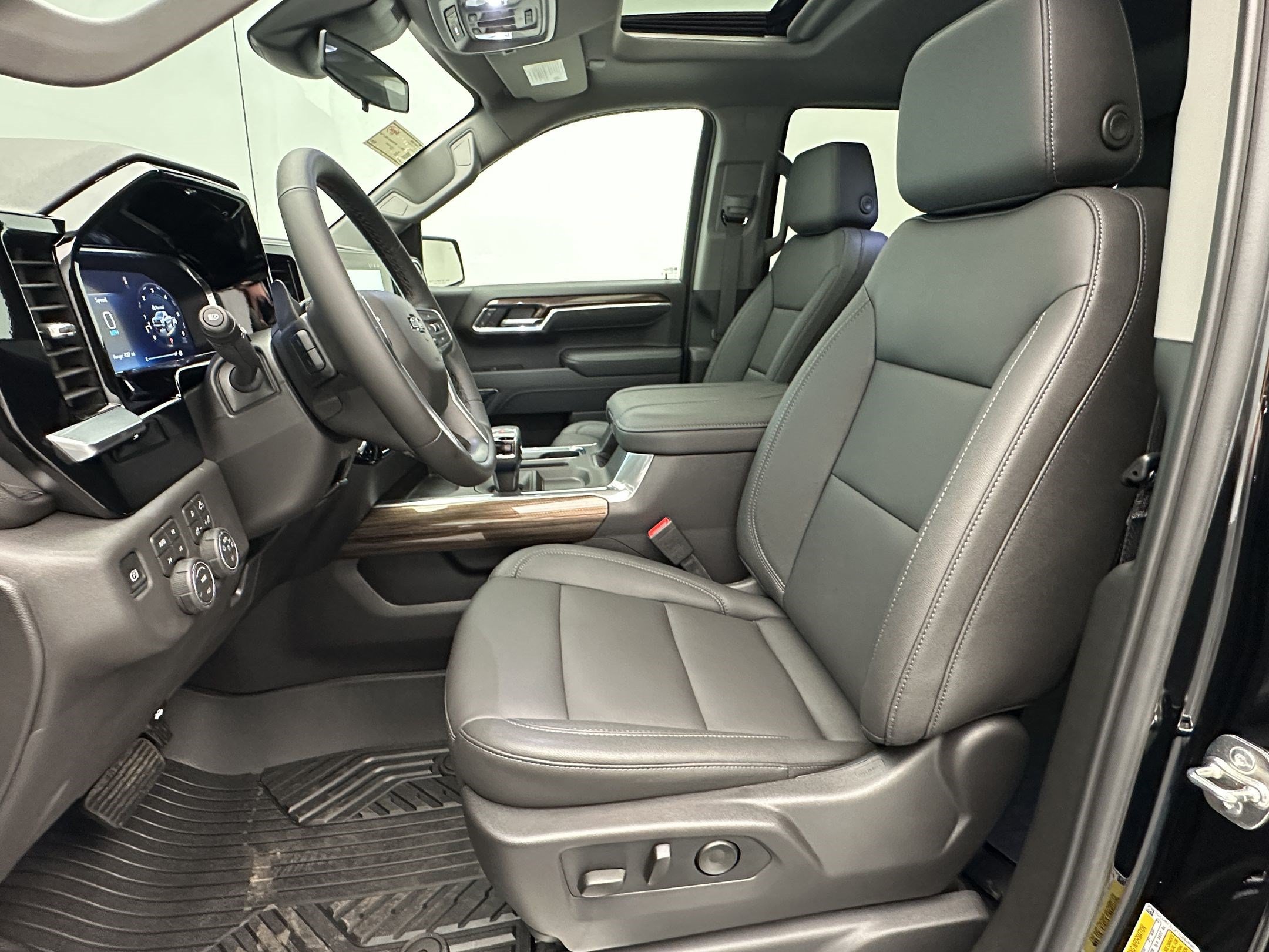 New 2026 Chevrolet Silverado 1500 LT Trail Boss w/ LT Trail Boss Premium Package AWD/4WD image 5