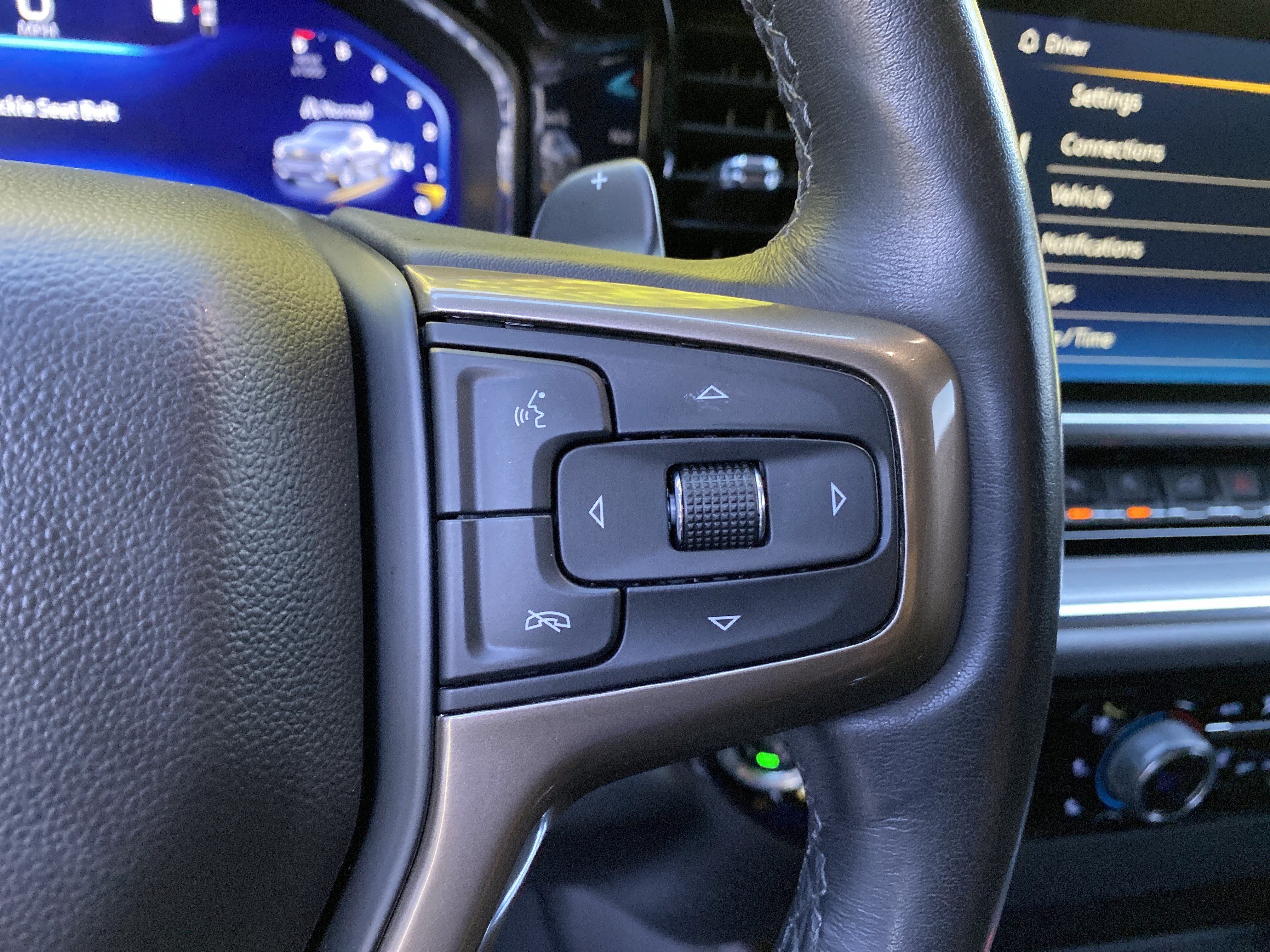 Used 2023 Chevrolet Silverado 1500 High Country w/ High Country Premium Package AWD/4WD image 22