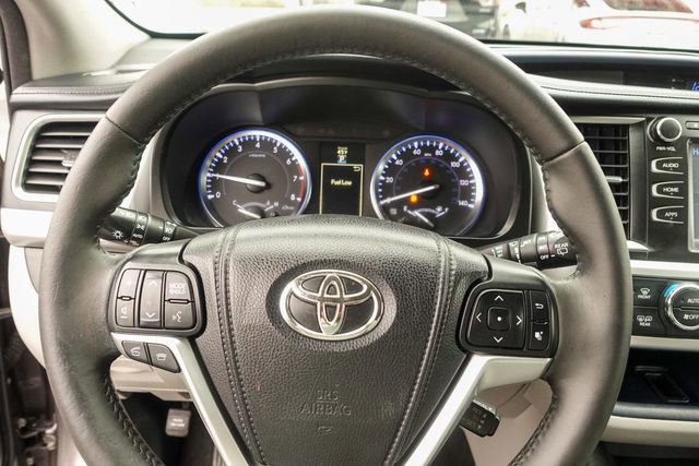 Used 2015 Toyota Highlander XLE image 13