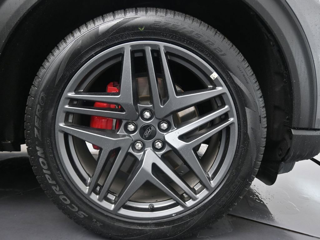 Used 2025 Ford Explorer ST-Line w/ ST-Line Street Pack image 11