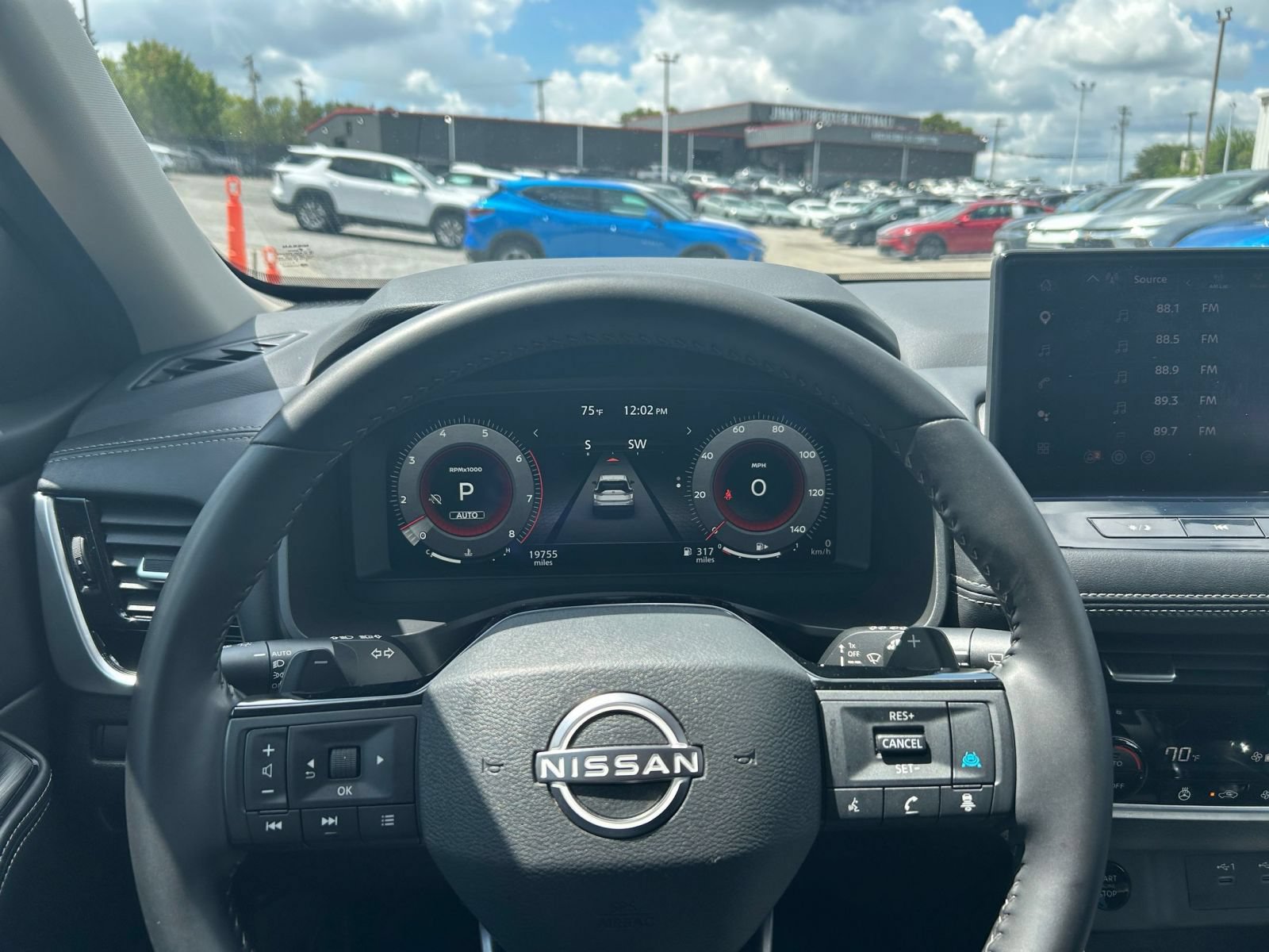 Used 2026 Nissan Rogue SL AWD/4WD image 30