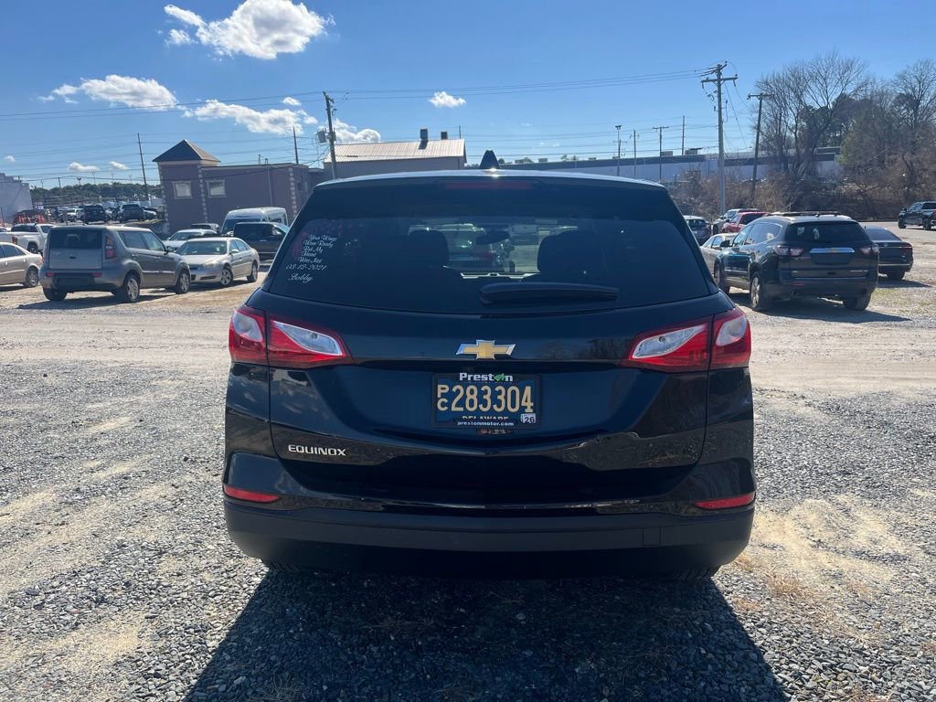 Used 2020 Chevrolet Equinox LS w/ LS Convenience Package image 4