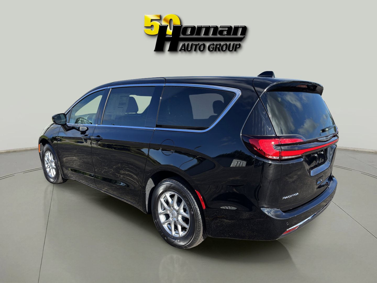 New 2026 Chrysler Pacifica Select image 3