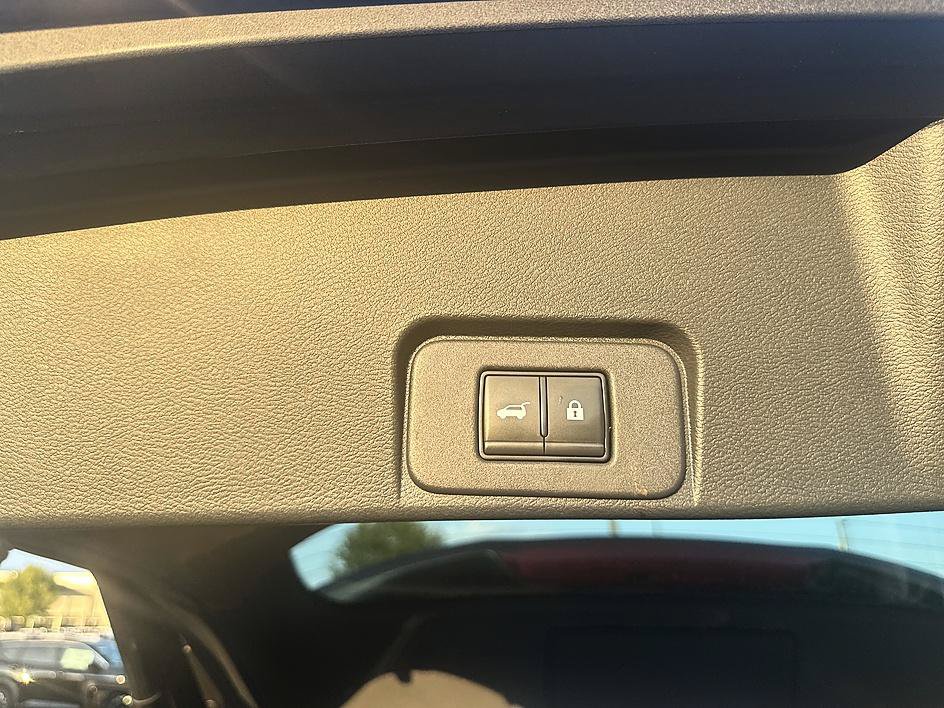 Certified 2023 Nissan Rogue SV w/ SV Premium B Package FWD image 19