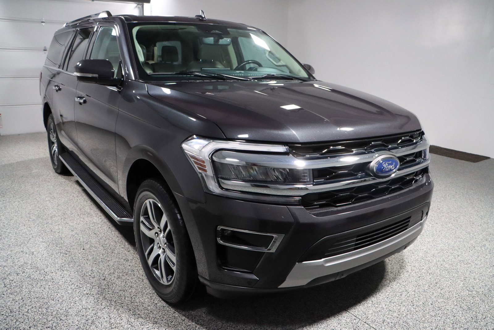 Used 2023 Ford Expedition Max Limited image 5