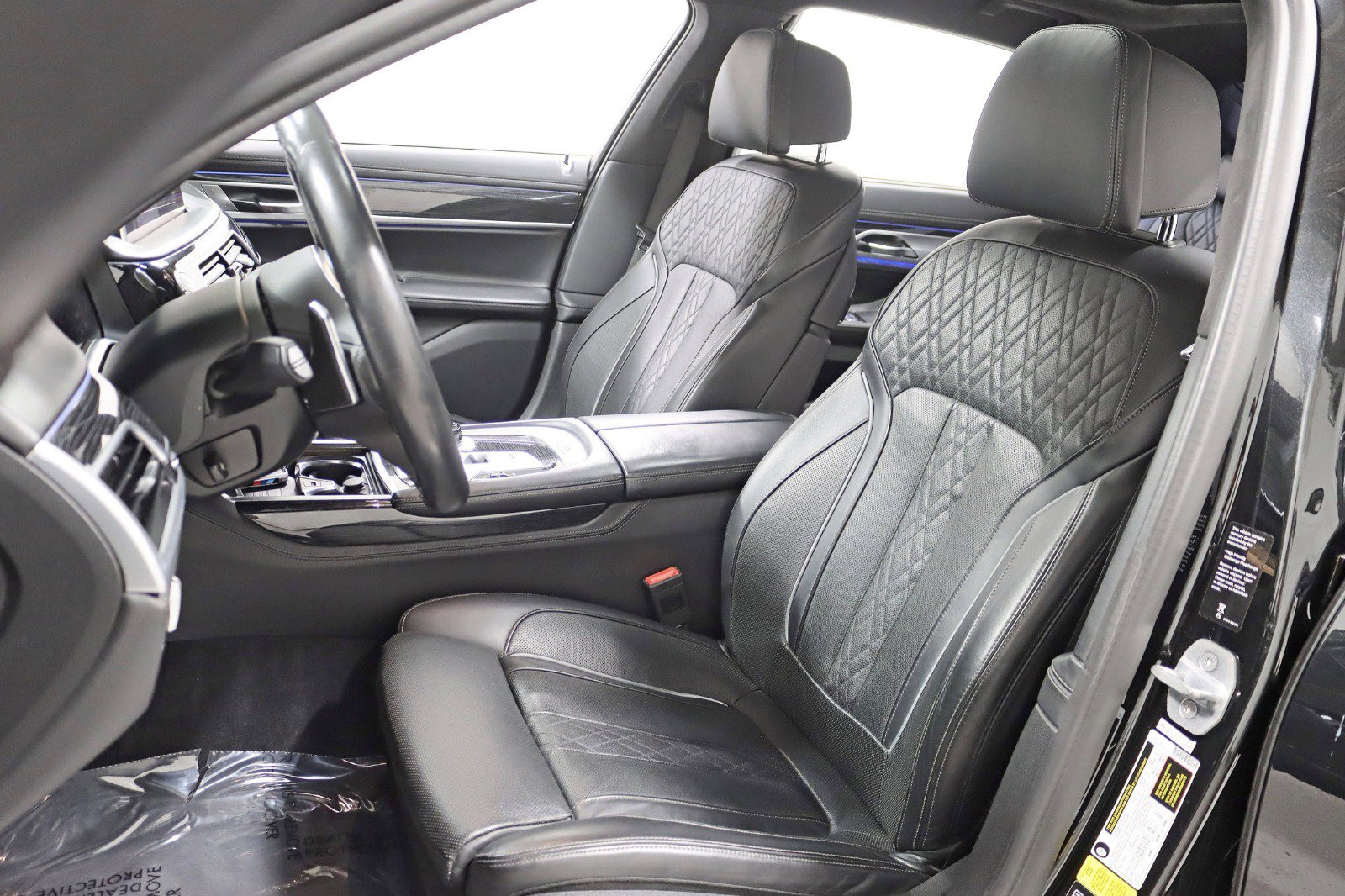 Used 2020 BMW 750i xDrive w/ Executive Package AWD/4WD image 31