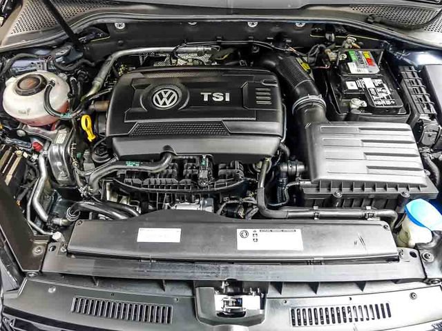 Used 2020 Volkswagen GTI SE FWD image 31