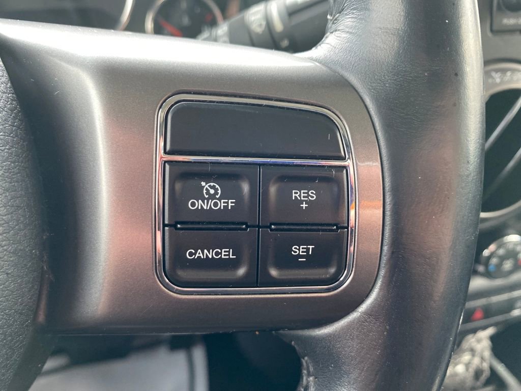 Used 2018 Jeep Wrangler Unlimited Sahara AWD/4WD image 27