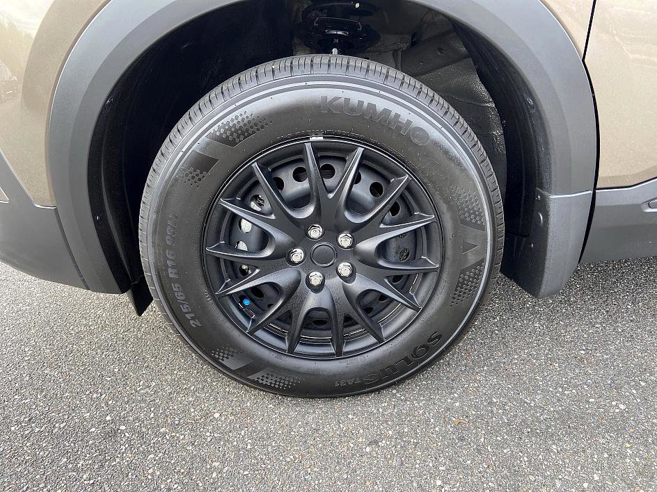 Certified 2025 Nissan Kicks S image 8