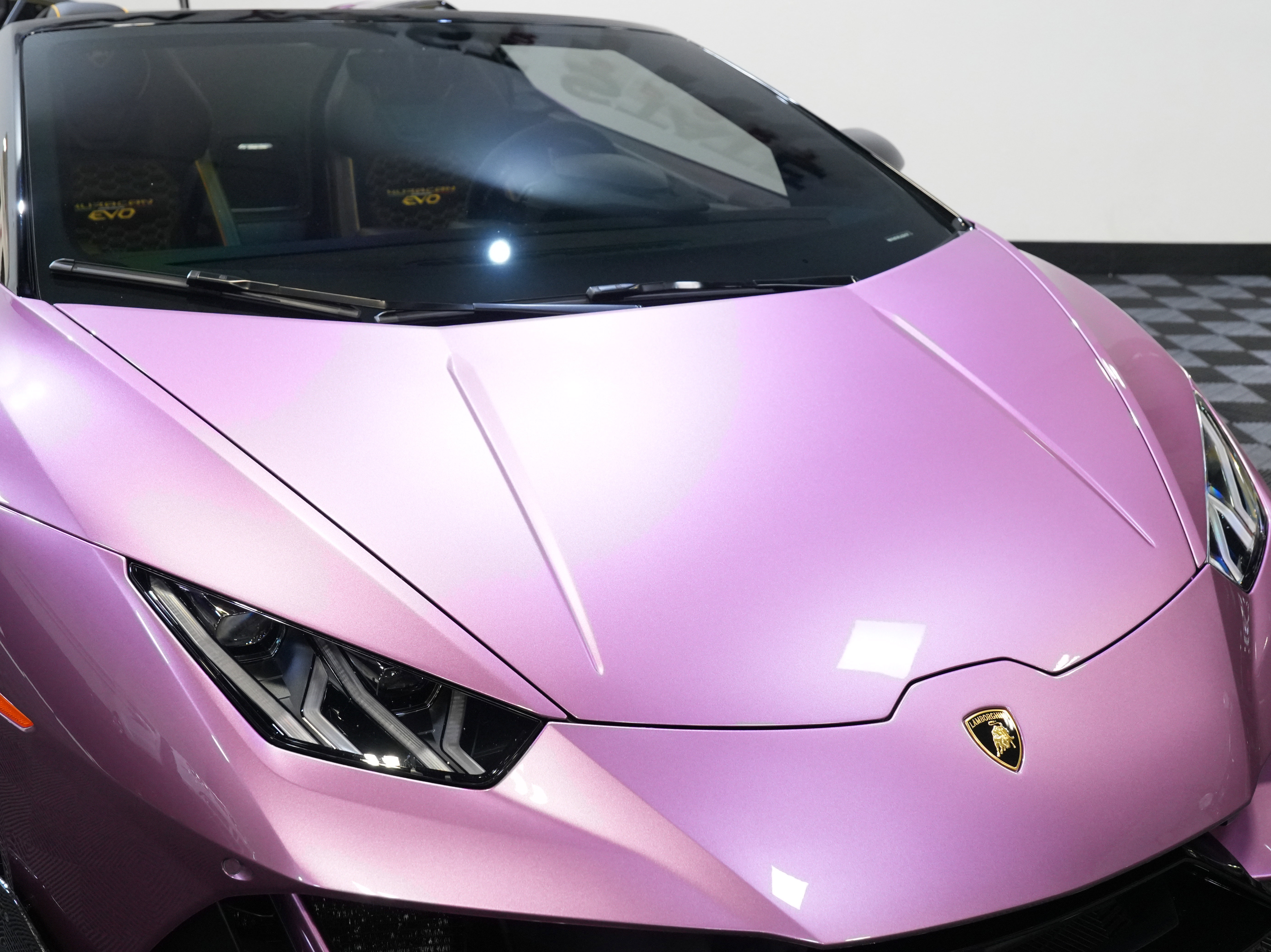 Used 2024 Lamborghini Huracan EVO image 12