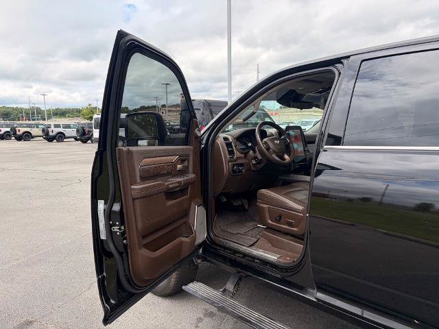 Used 2025 RAM 2500 Limited AWD/4WD image 10