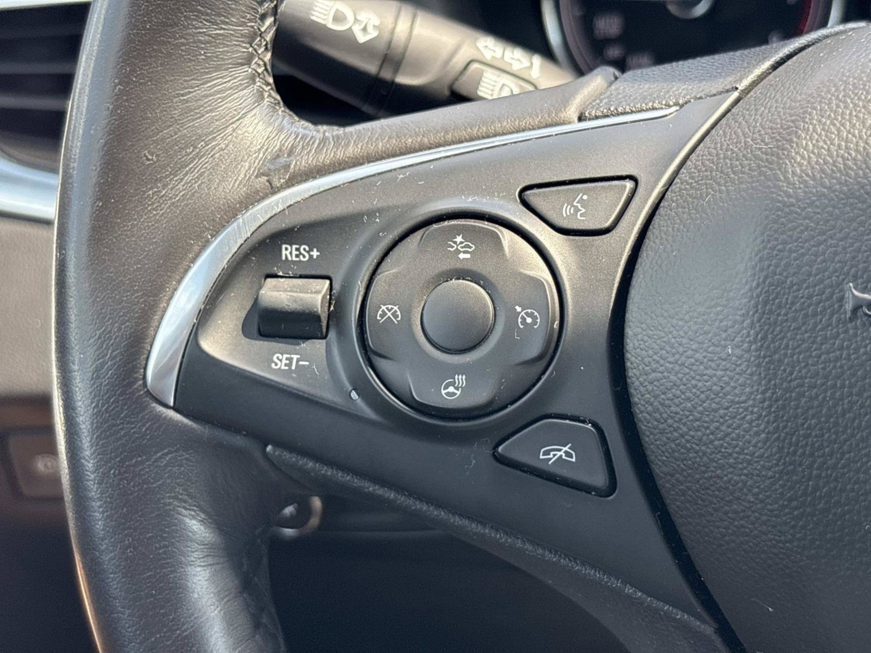 Used 2018 Buick Enclave Premium FWD image 30